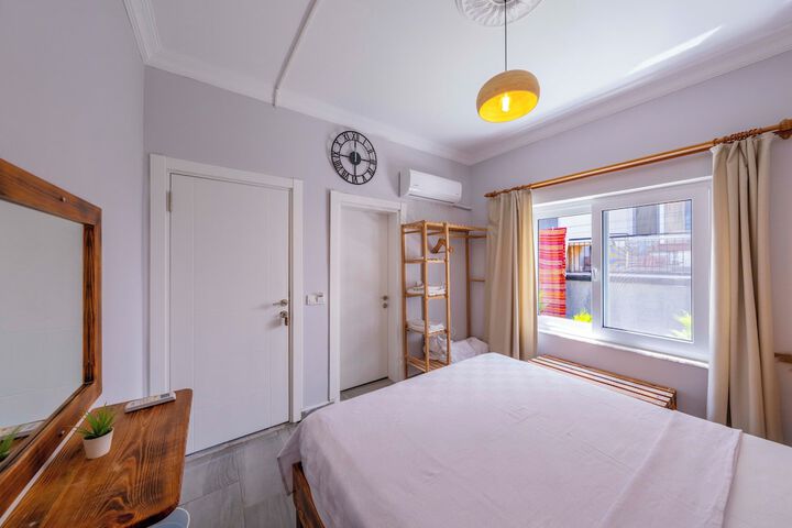 Room 4 of 43