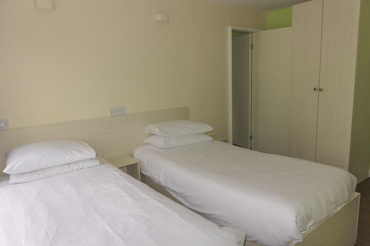 Room 7 of 19
