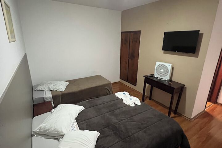 Room 9 of 25