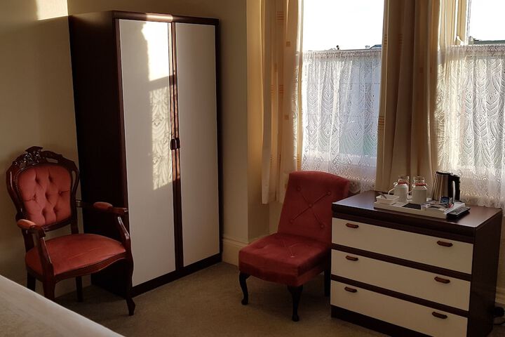 Room 4 of 60