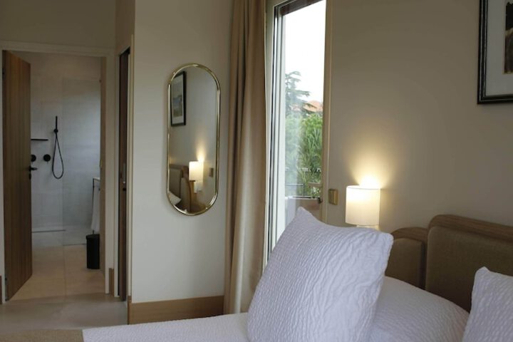 Room 25 of 135