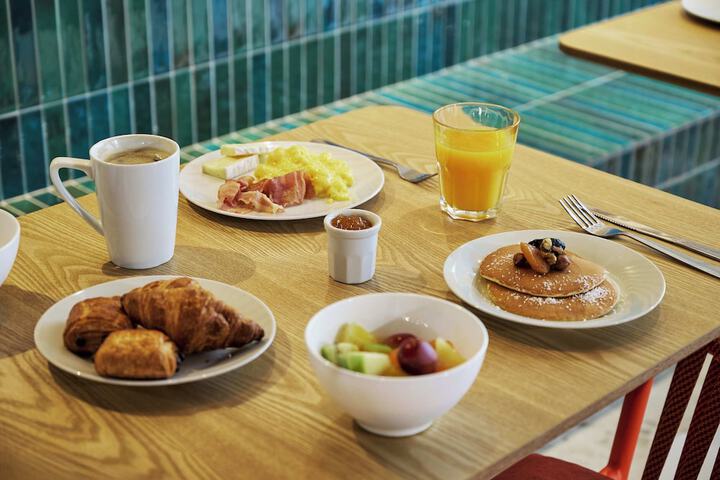 Breakfast/Coffee Service 58 of 62