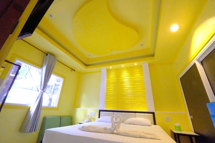 Room 17 of 48