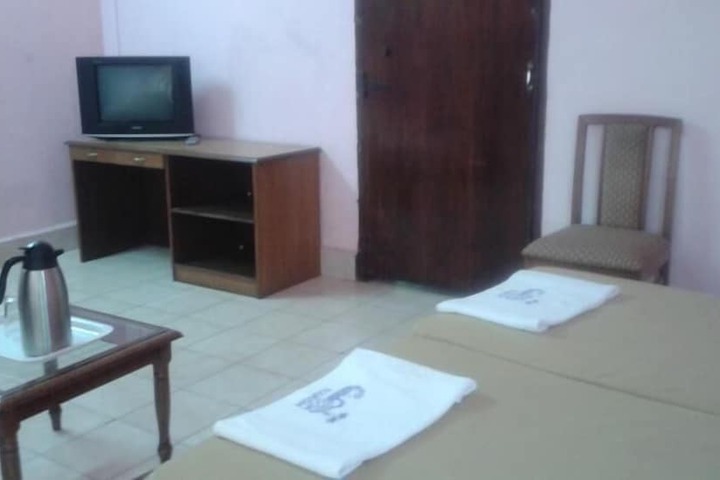Room 17 of 27