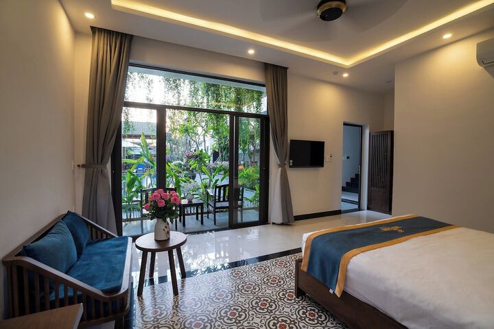 Room 4 of 68