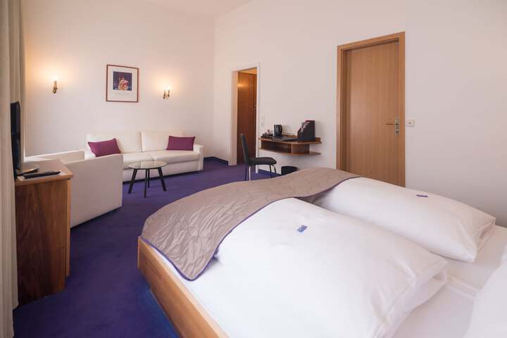 Room 21 of 51