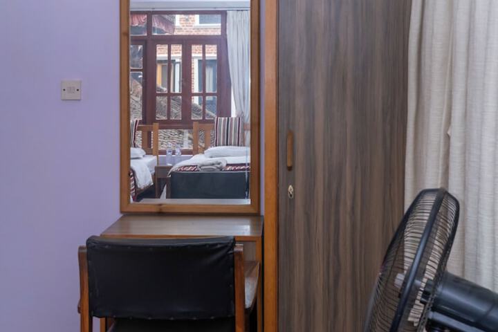 Room 25 of 90