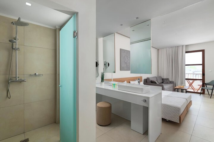 Room 15 of 35