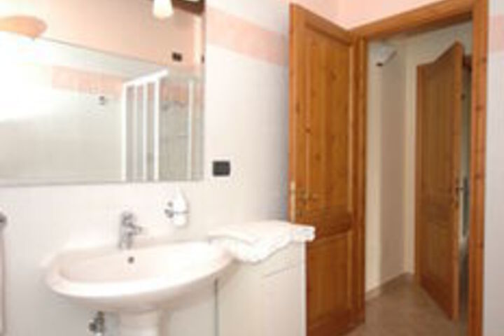 Room 5 of 43