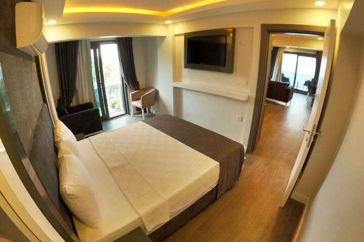 Room 8 of 22