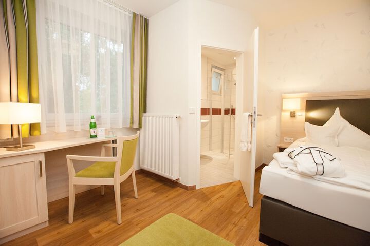 Room 4 of 23