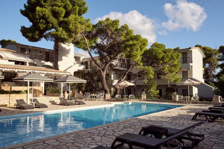 AQUARIUS HOTEL