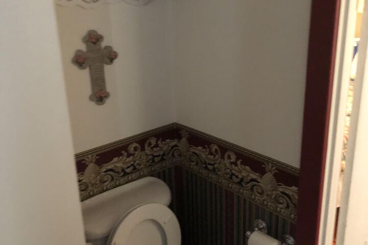 Room 23 of 32