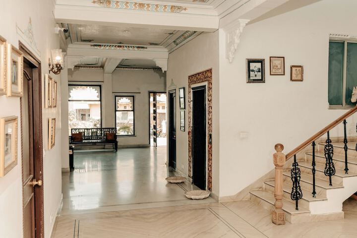Entrance & Lobby