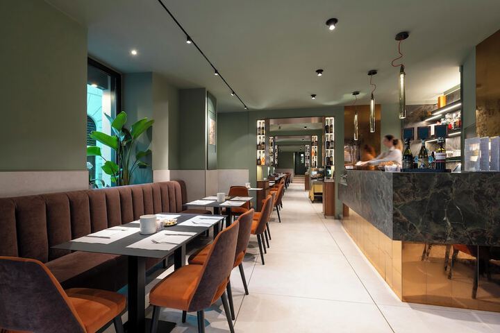 Dining 94 of 103