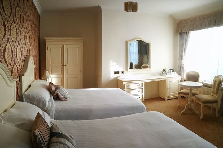 Room 43 of 132