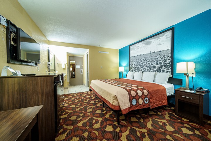 1 King Bed (13 of 45)