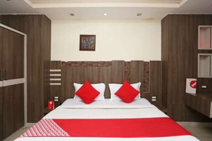 Room 30 of 33