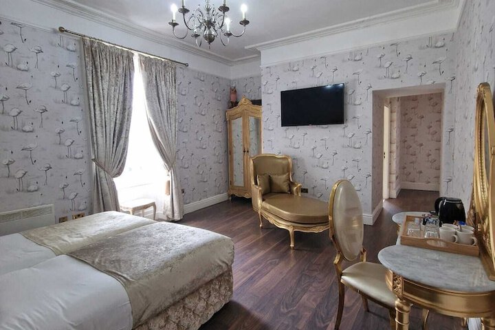 Room 46 of 99