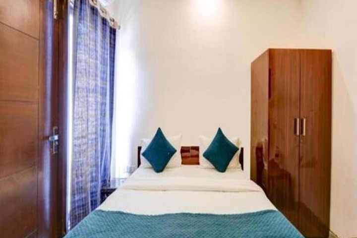 Room 7 of 20