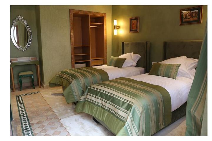Room 4 of 65