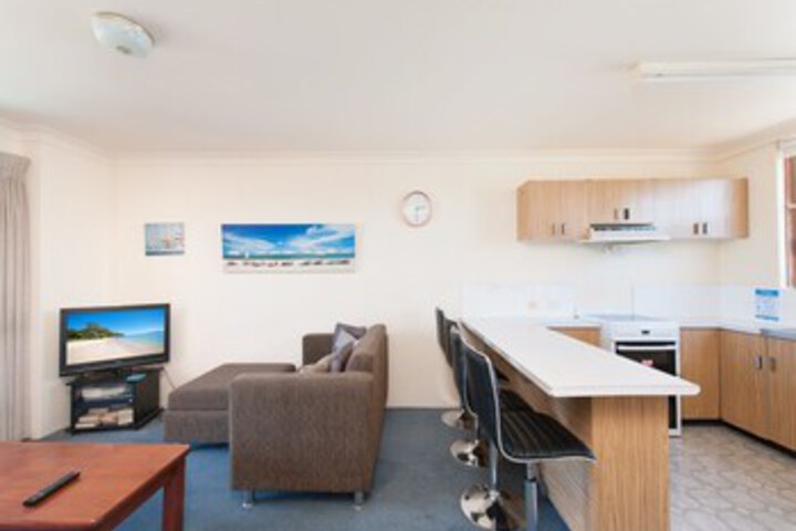 Room 6 of 13