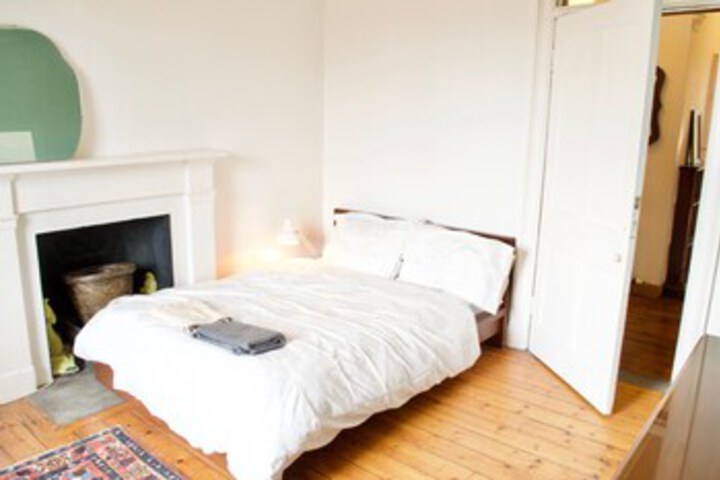 Room 14 of 22