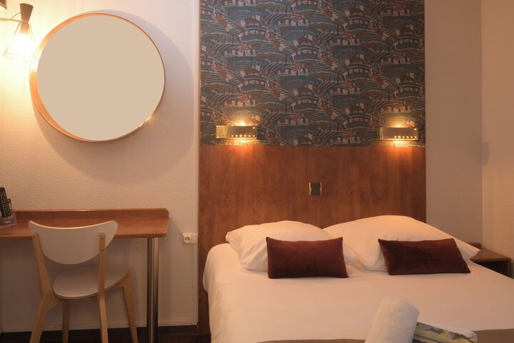 Room 48 of 102