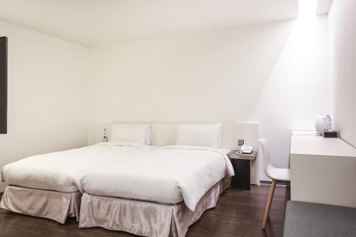 Room 26 of 51