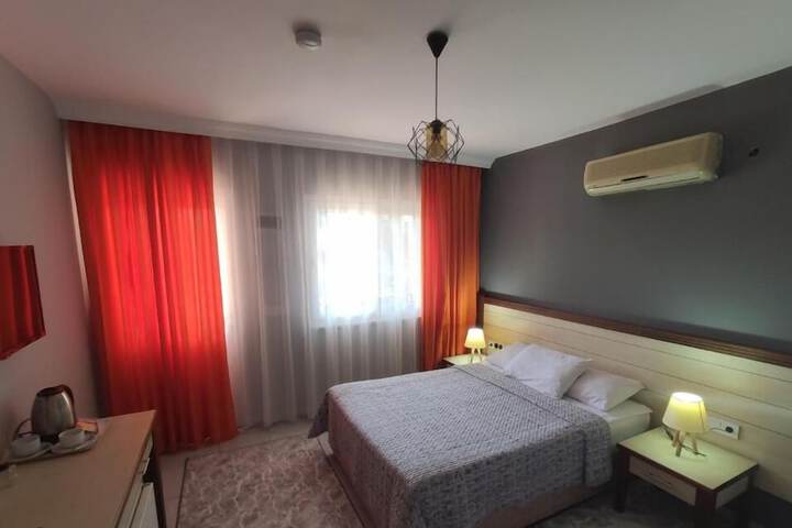 Room 14 of 33