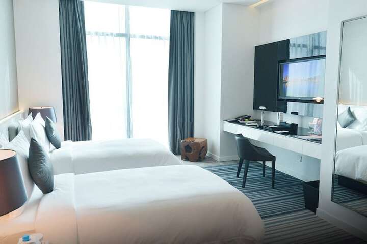Room 15 of 68