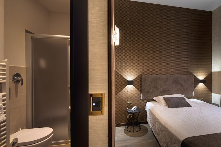 Room 18 of 52