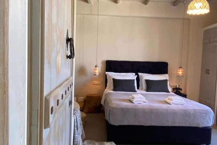 Room 22 of 46