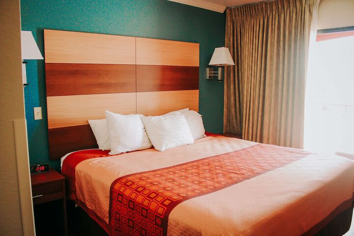 Suite King Bed City View (15 of 19)