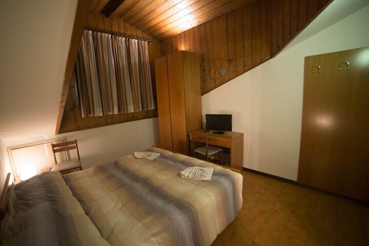 Room 6 of 54