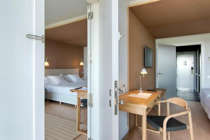 Room 7 of 34