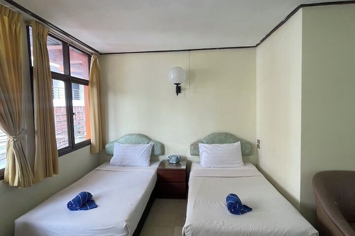 Room 10 of 58
