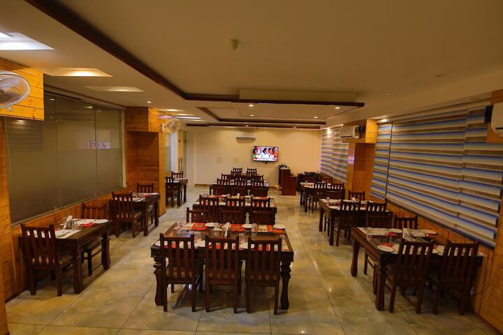 Dining 64 of 76