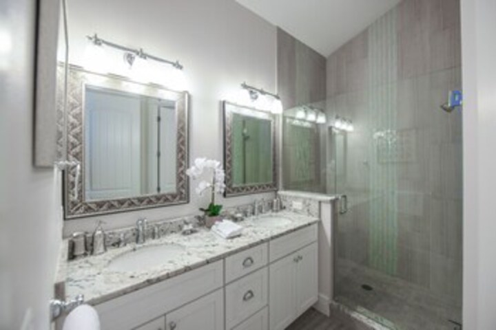 Room 4 of 25