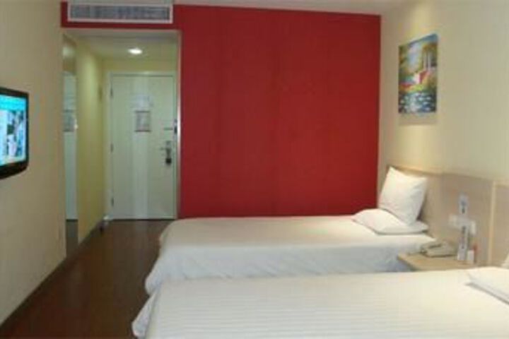 Room 17 of 61