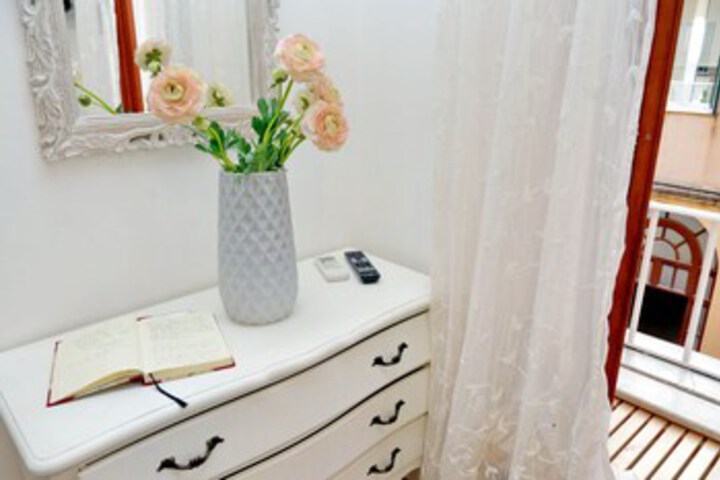 Room 16 of 23