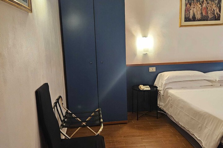 Room 99 of 127