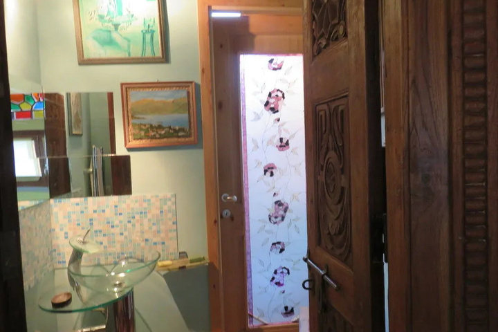 Room 8 of 23