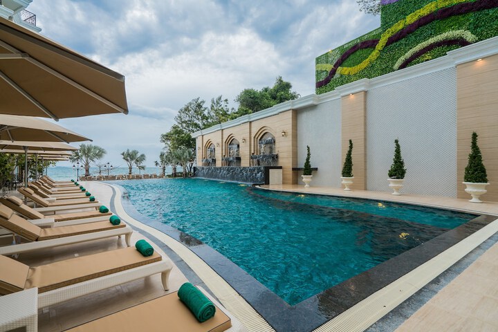Pool 26 of 40