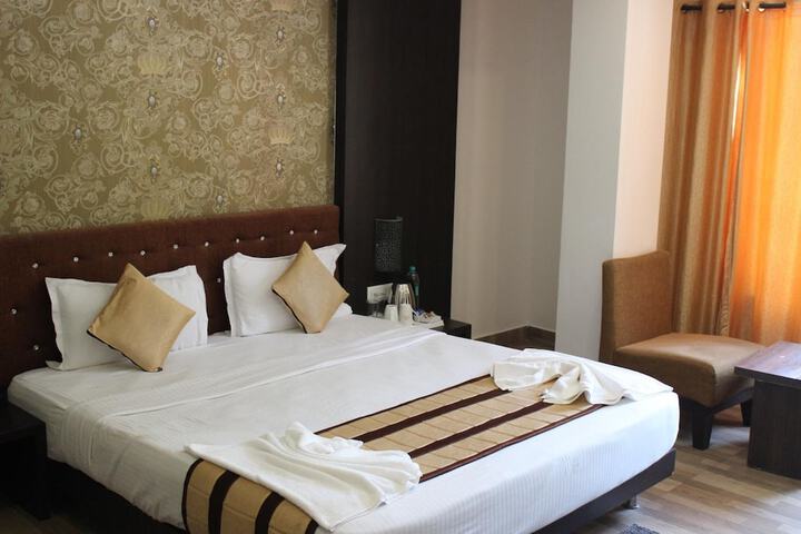 Room 10 of 39