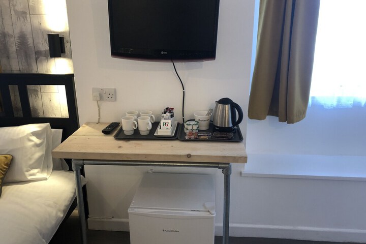 Room 12 of 30