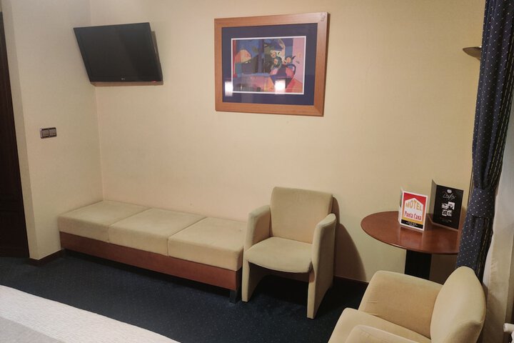 Room 3 of 6