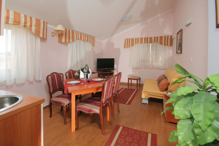 Room 20 of 82