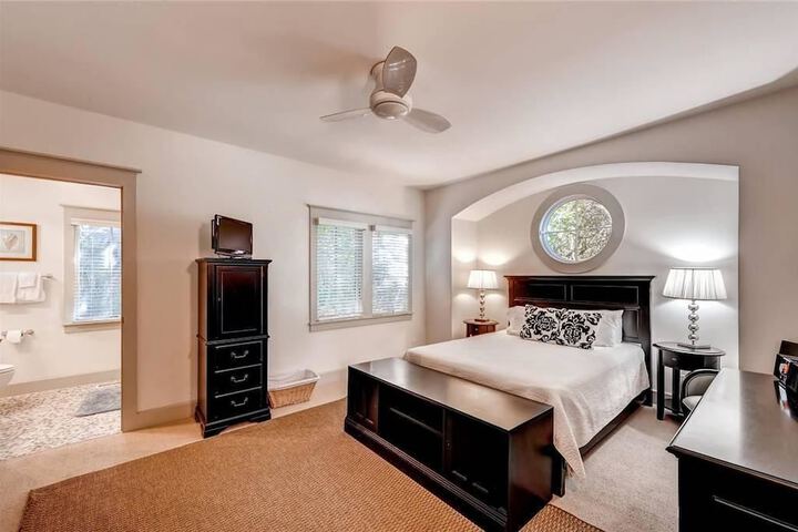 Room 3 of 11