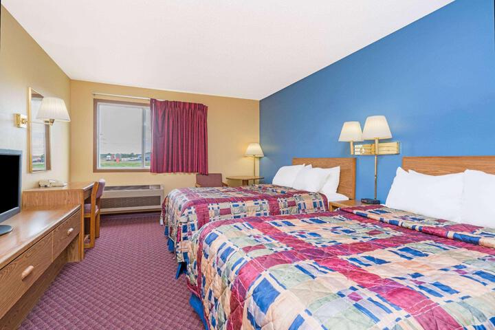 2 Double Beds (3 of 3)